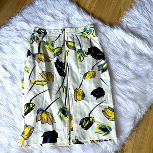 Diane Von Furstenberg knee length skirt size 6